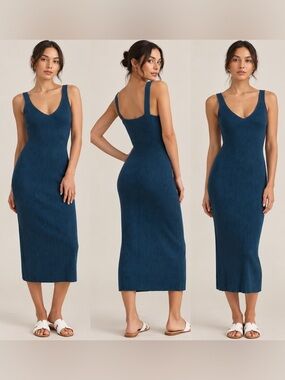 Modern Citizen Yuna Ribbed Vneck Midi Dress in Teal Blue